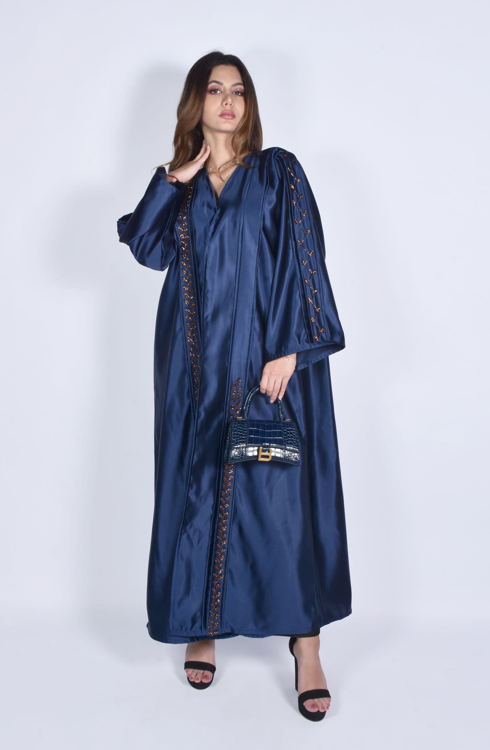 Satin balloon-sleeve kaftan